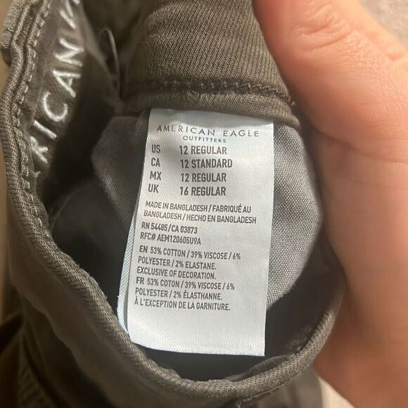 ✨American Eagle Curvy Super Hi-rise Jeggings Camo Print Distressed Sz 12R Jeans✨ - Picture 7 of 7